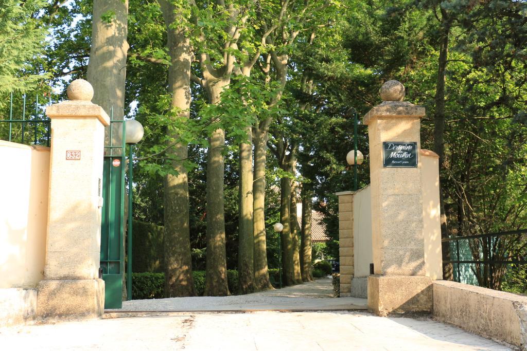 Domaine Du Moulin Hotell Saint-Laurent-des-Arbres Exteriör bild