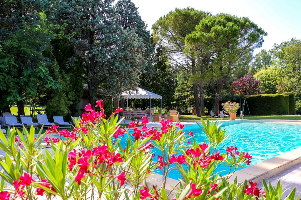 Domaine Du Moulin Hotell Saint-Laurent-des-Arbres Exteriör bild